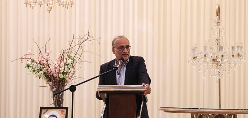 سیدحسین مرعشی تاکید کرد: ما باید با مردم و در خدمت مردم باشیم